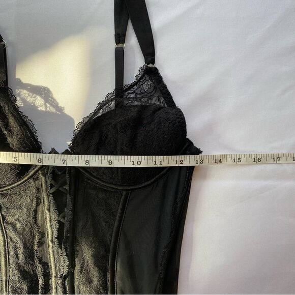 Victoria's Secret Padded Black Lace Corset Size 36B - Picture 10 of 11